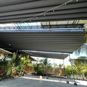 Bạt mái xếp lượn sóng che nắng mưa ngoài trời