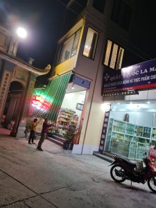 Bạt che nắng mưa tự cuốn ngoài trời