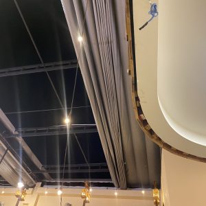 Bạt kéo ngoài trời che nắng mưa nhà hàng