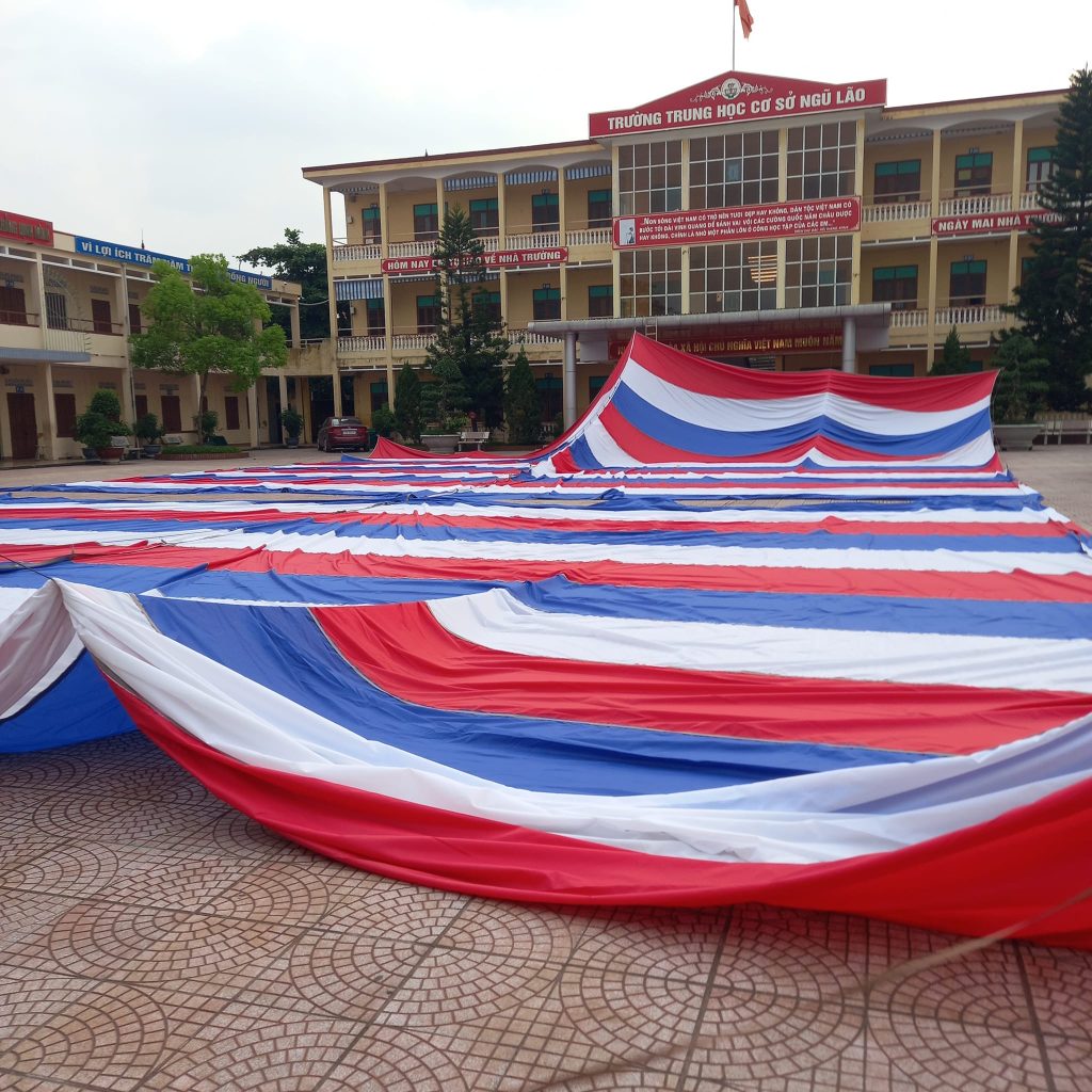 Bạt dù che nắng sân trường học ở Hà Giang Bạt dù che nắng sân trường học ở Hà Giang