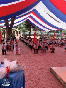 Dù sự kiện không trụ có dây cáp
