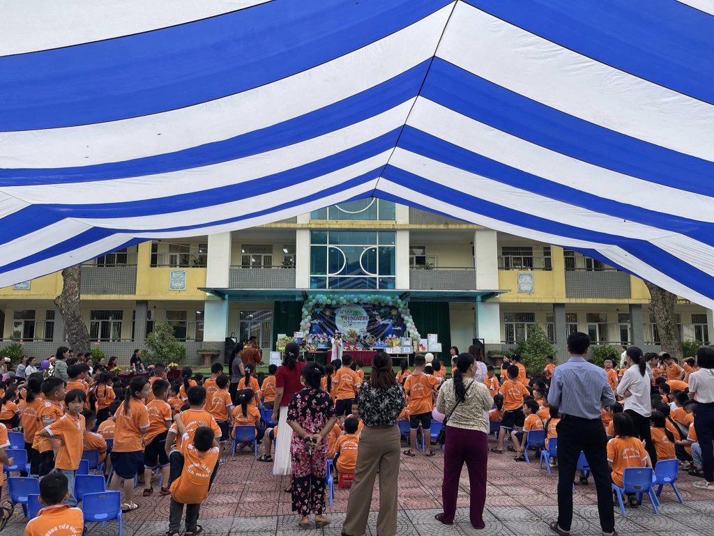 Dù che nắng sự kiện sân trường học ngoài trời Dù che nắng sự kiện sân trường học ngoài trời