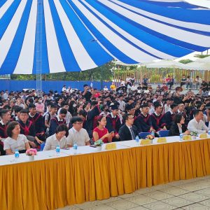Vải bạt dù che nắng sân trường học ngoài trời