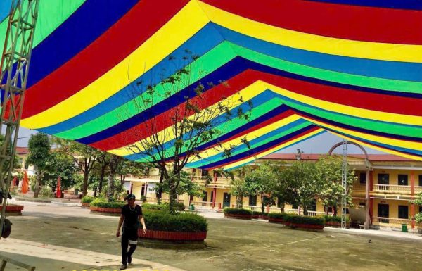 Dù sự kiện không trụ có dây cáp