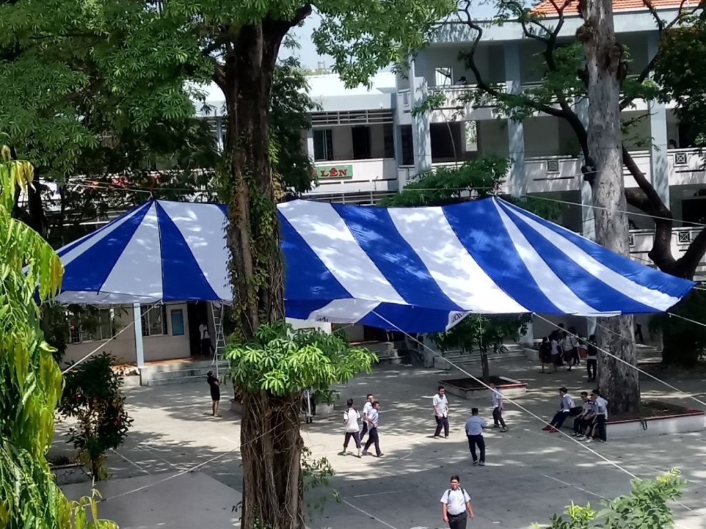 Dù sự kiện không trụ có dây cáp
