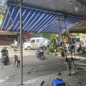 Bạt che nắng mưa quay tay che nắng mưa ngoài trời