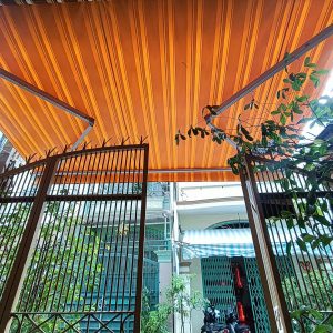 Bạt che nắng mưa quay tay che nắng mưa ngoài trời
