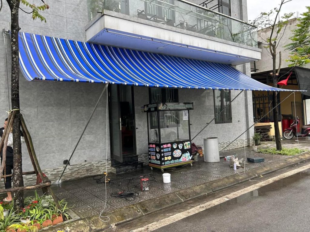 Bạt kéo dây tự cuốn che nắng mưa