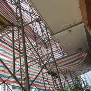 Bạt dứa kẻ sọc che công trình xây dựng