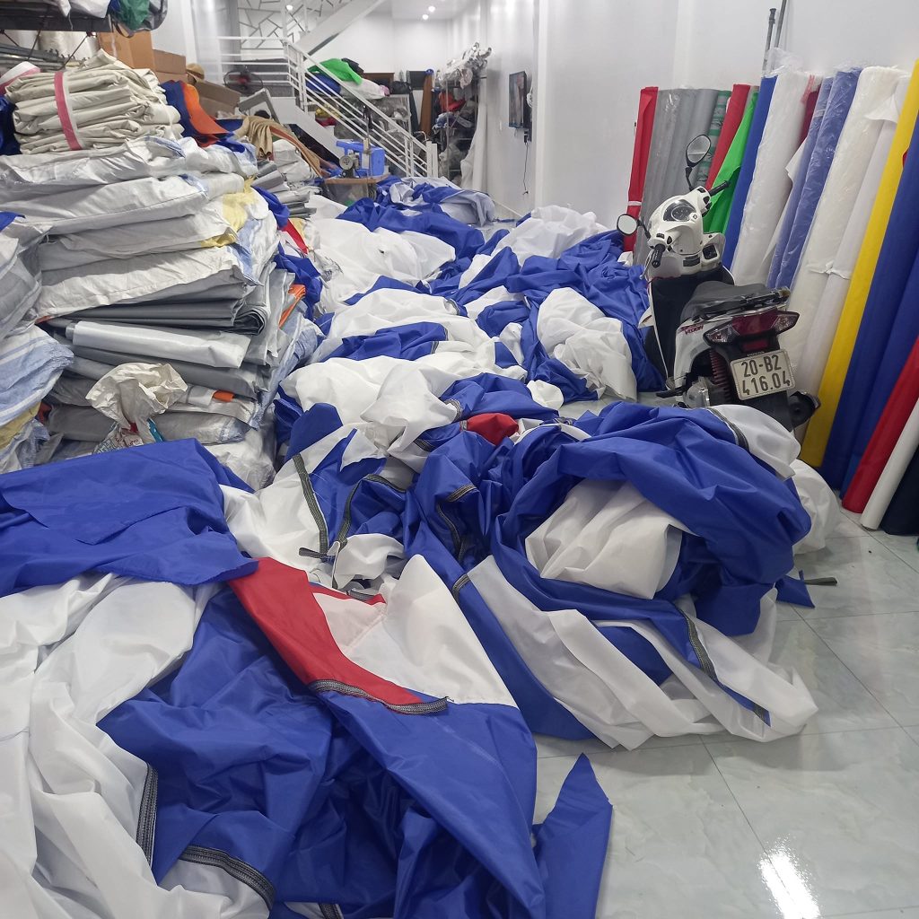 Vải bạt dù che mưa nắng polyester chống thấm nước Vải bạt dù che mưa nắng polyester chống thấm nước