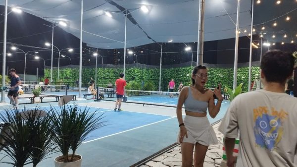 Bạt kéo che nắng mưa sân Pickleball