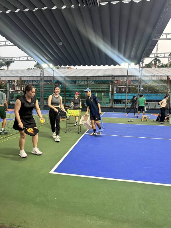 Mái che bạt xếp sân Pickleball đẹp