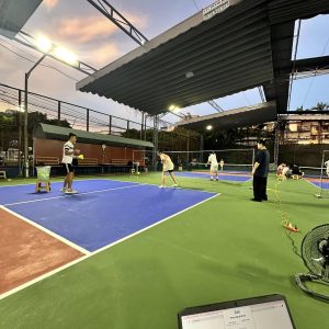 Mái che bạt xếp sân Pickleball đẹp