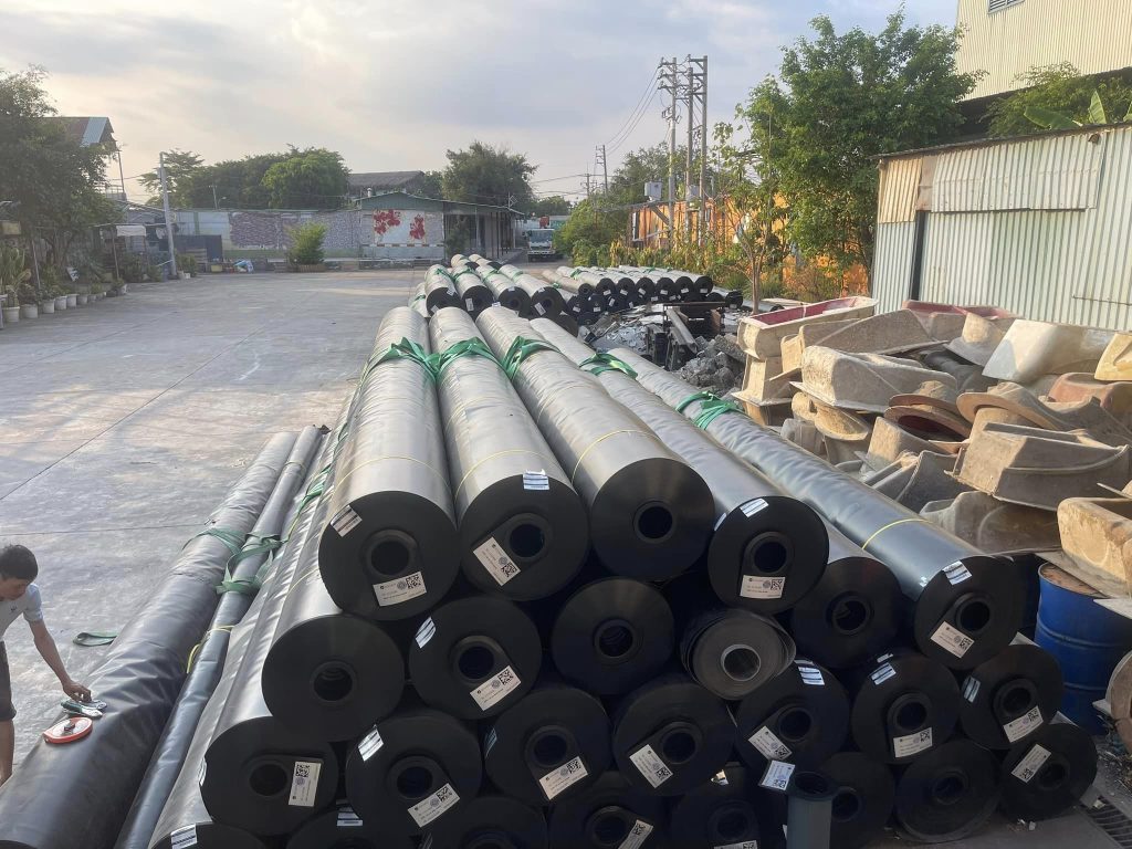 Bạt chống thấm HDPE lót ao hồ