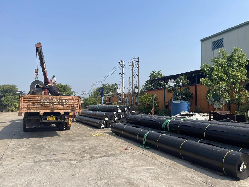 Màng (bạt) chống thấm HDPE Màng (bạt) chống thấm HDPE