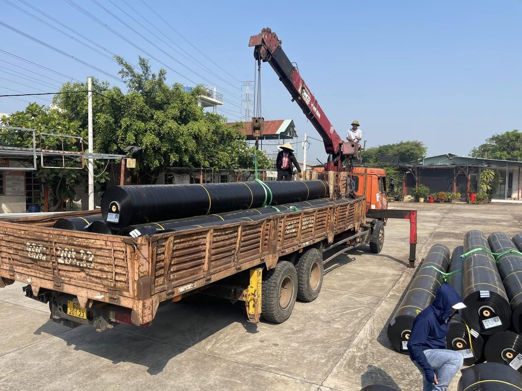 Bạt chống thấm HDPE khổ 6m, 8m, 10m Bạt chống thấm HDPE khổ 6m, 8m, 10m