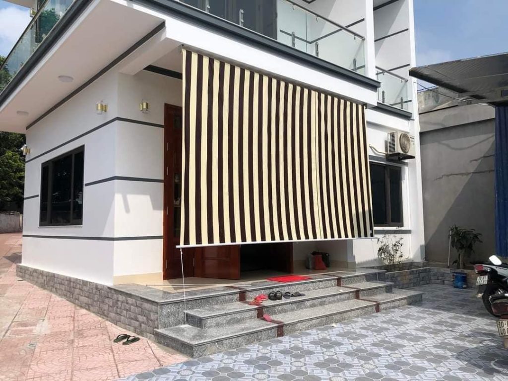 Bạt tự cuốn che mái hiên Bạt tự cuốn che mái hiên