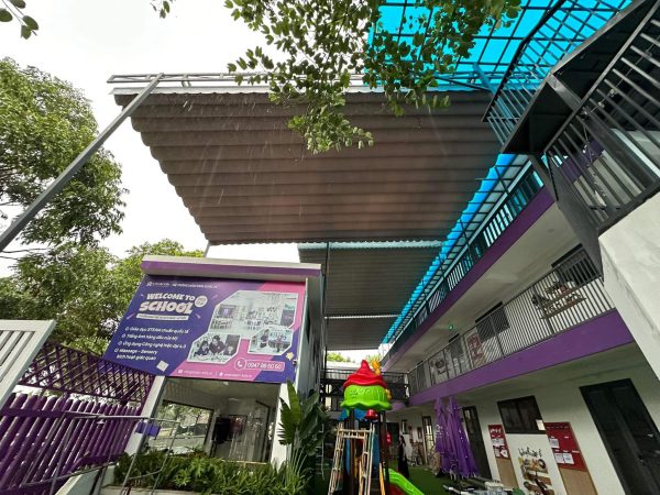 Mái xếp bạt kéo che nắng sân vườn