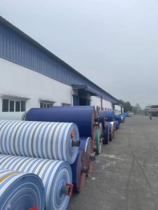 Chất liệu vải bạt PE làm bạt che nhà xưởng