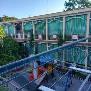 Bạt che nắng mưa ban công tự cuốn trường học