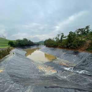 Bạt lót bờ ao mương kè dẫn nước HDPE