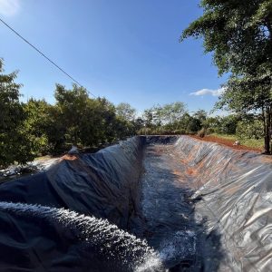Bạt lót bờ ao mương kè dẫn nước HDPE