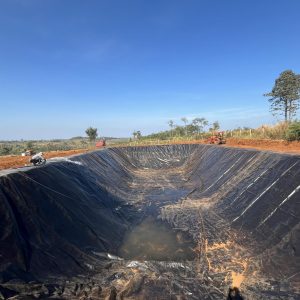 Bạt lót bờ ao mương kè dẫn nước HDPE