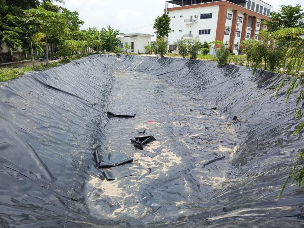 Bạt lót bờ ao mương kè dẫn nước HDPE