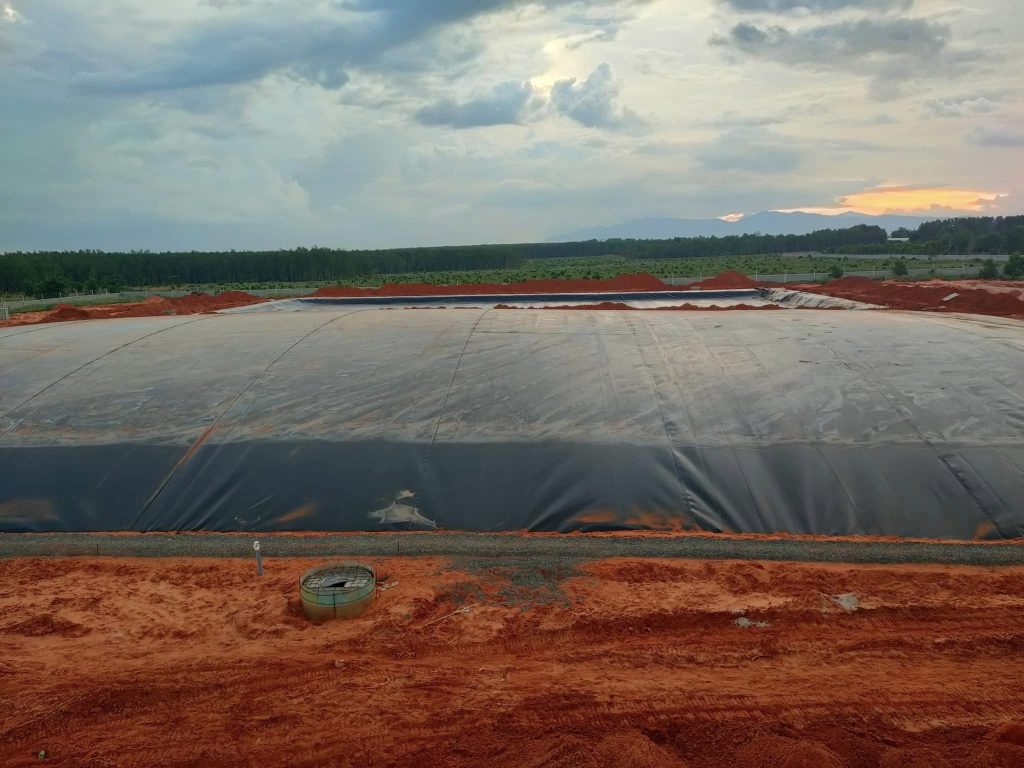 bạt nhựa HDPE lót hầm Biogas Bạt nhựa HDPE lót hầm Biogas