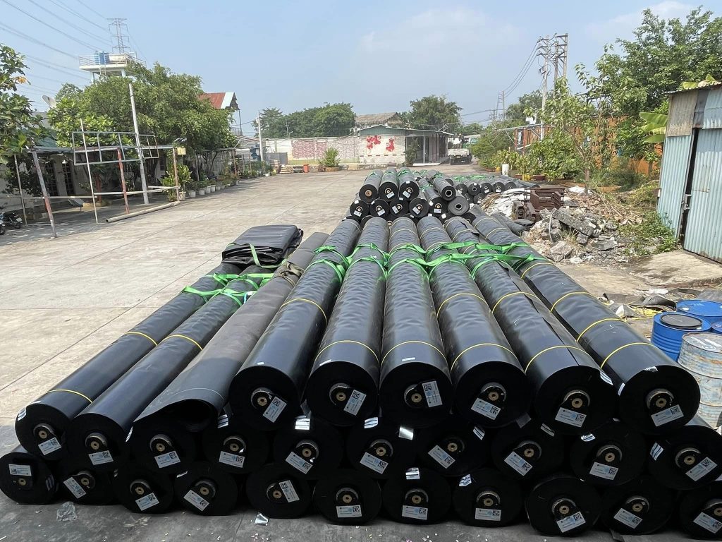 Màng (bạt) chống thấm HDPE lót ao hồ Màng (bạt) chống thấm HDPE lót ao hồ