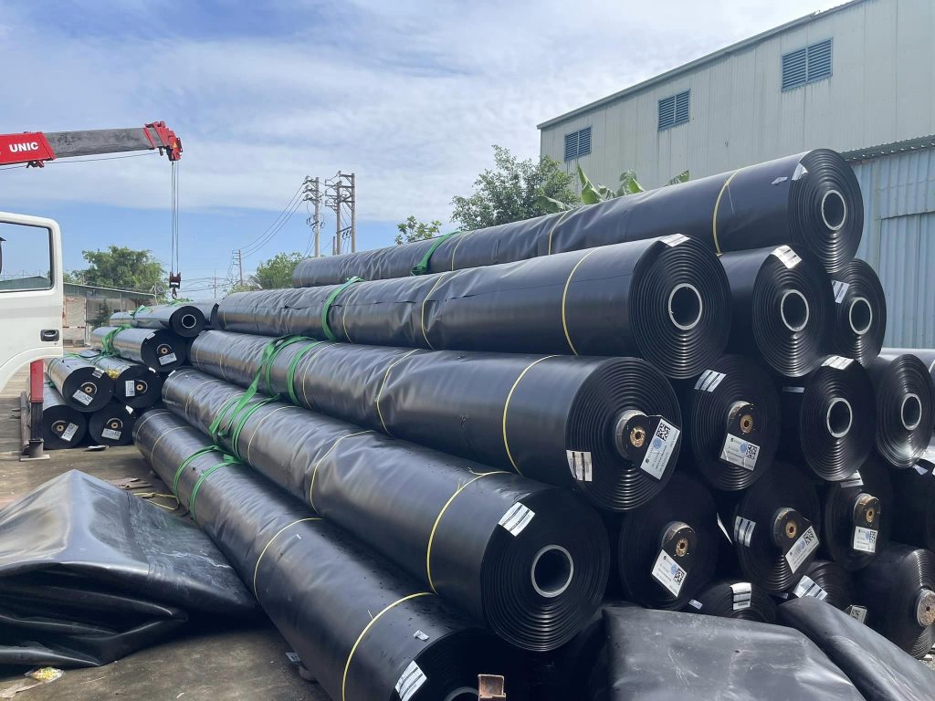Màng (bạt) chống thấm HDPE lót ao hồ Màng (bạt) chống thấm HDPE lót ao hồ