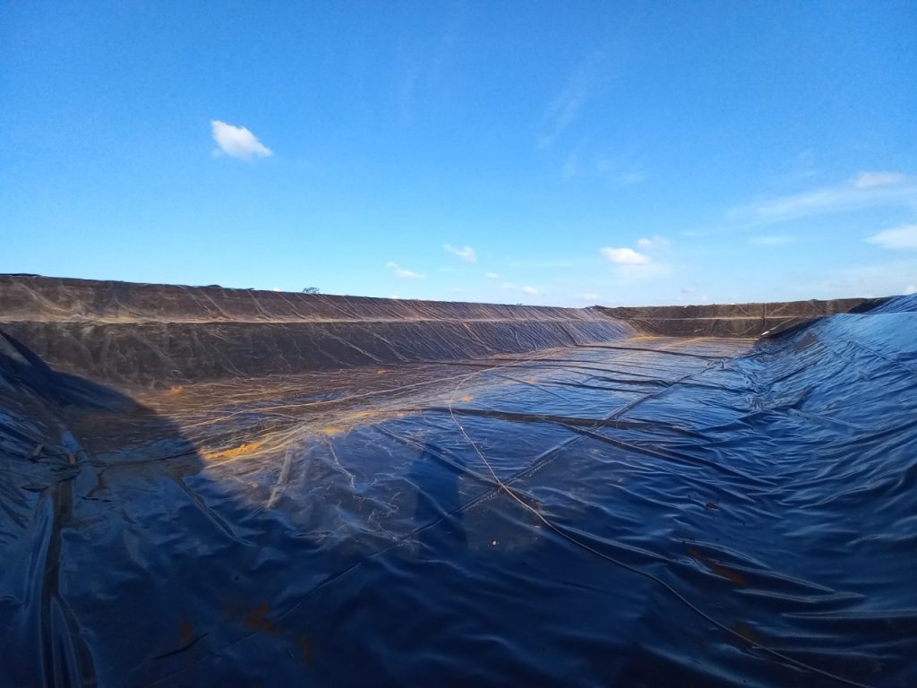 Bạt nhựa HDPE lót ao hồ nuôi tôm thuỷ sản Bạt nhựa HDPE lót ao hồ nuôi tôm thuỷ sản