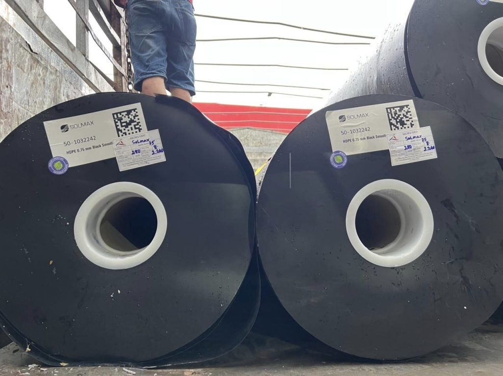 Màng (bạt) chống thấm HDPE dày 0,75mm Màng (bạt) chống thấm HDPE dày 0,75mm
