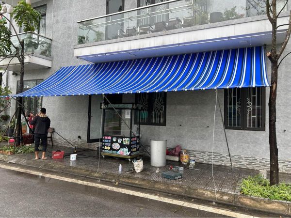 Bạt tự cuốn che mái hiên