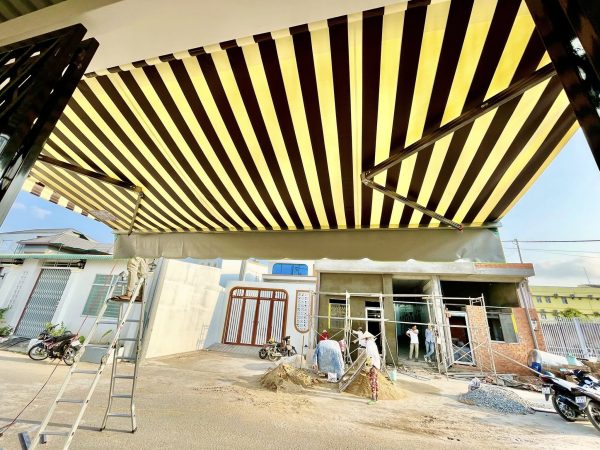 Bạt mái hiên di động che nắng mưa ngoài trời