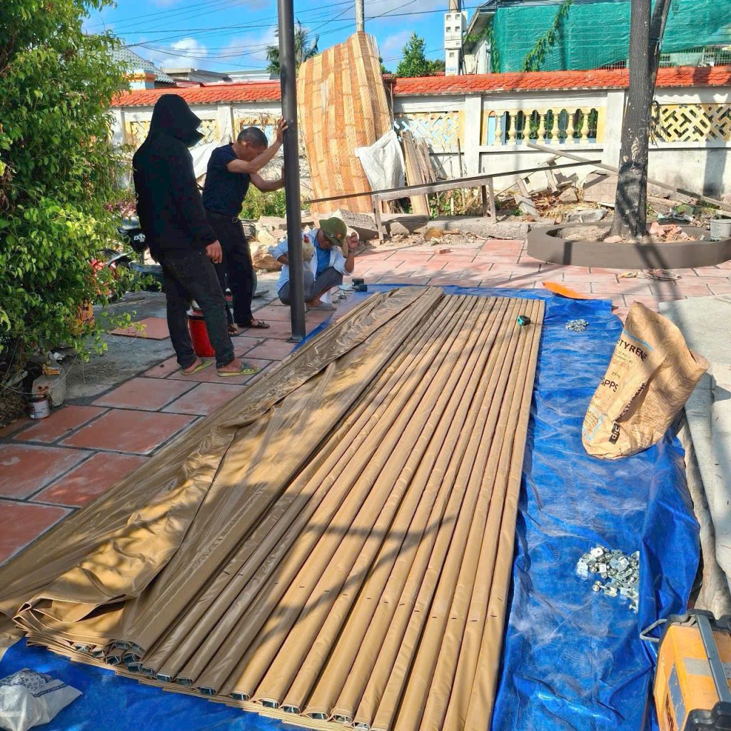 Chuẩn bị bạt mái xếp Chuẩn bị bạt mái xếp