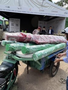 Xưởng may thay áo bạt dù lệch tâm