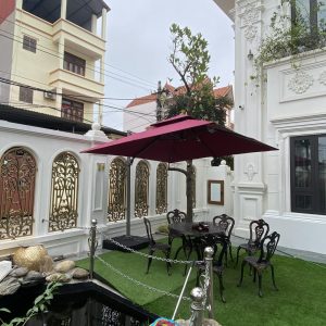 Dù lệch tâm vuông 3m xoay 360 độ màu đỏ che nắng mưa ngoài trời