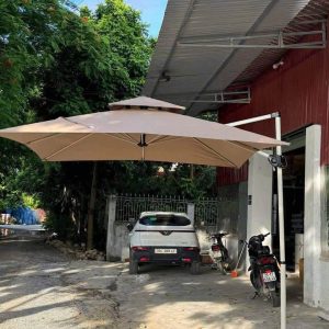 Dù lệch tâm vuông 2m5 xoay 360 độ màu be che nắng ngoài trời