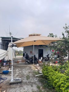 Dù lệch tâm vuông 2m5 xoay 360 độ màu be