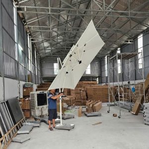 Dù lệch tâm vuông 2m5 xoay 360 độ màu trắng