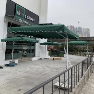Dù lệch tâm vuông 2m5 đòn nâng hạ có bèo màu xanh