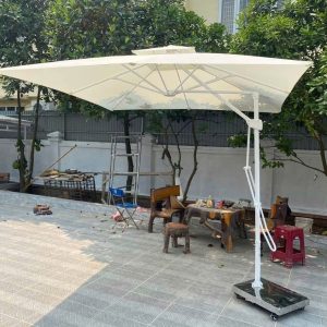 Dù lệch tâm vuông 3m đòn trợ lực màu trắng,