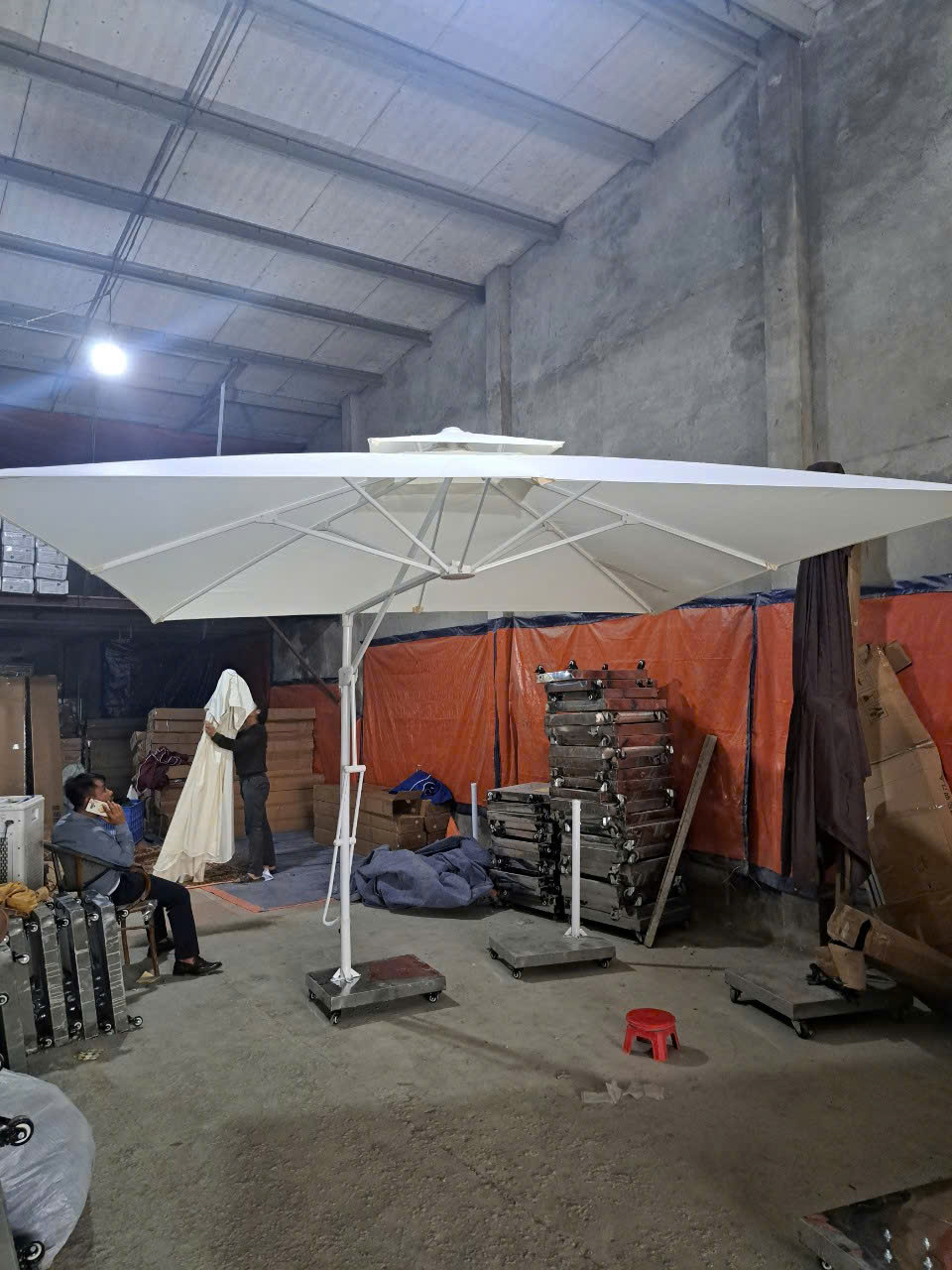 Dù lệch tâm vuông 3m đòn trợ lực màu trắng, Dù lệch tâm vuông 3m đòn trợ lực màu trắng,
