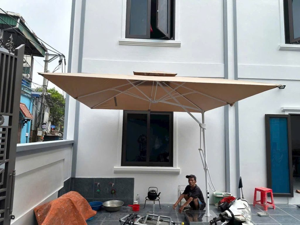 Dù lệch tâm vuông 3m đòn trợ lực màu be
