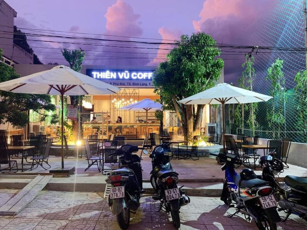 Dù chính tâm tròn 3m thân gỗ che nắng sân vườn