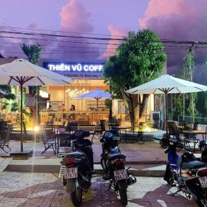 Dù chính tâm tròn 3m thân gỗ che nắng sân vườn
