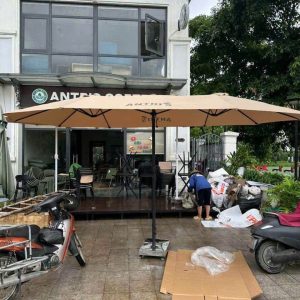 Dù đứng tâm 3 mái (3 đỉnh) che nắng quán cafe