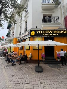 Dù đứng tâm 3 mái (3 đỉnh) che nắng quán cafe
