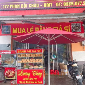 Dù đứng tâm tròn 3m màu đỏ che nắng sân vườn